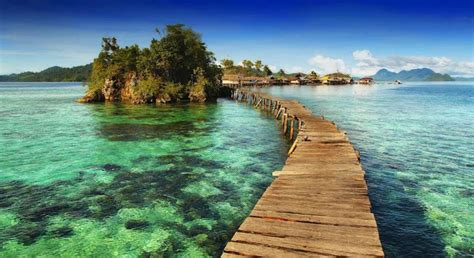 Wisata Bahari di Indonesia - AERO TRAVEL