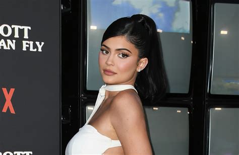 Kylie Jenner Singing Rise and Shine Is Internet's New Meme | TIME