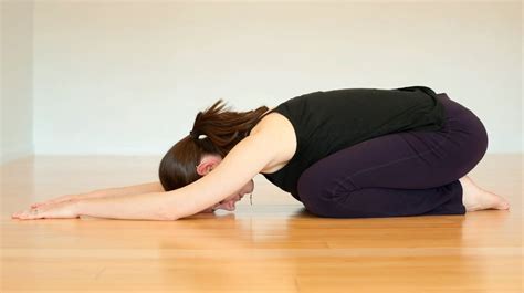 Shashankasana (Rabbit Pose) steps, cautions & benefits - Finess Yoga