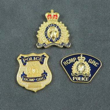 RCMP Patch Pin | RCMP mini Badge | RCMP Crest Pin Set