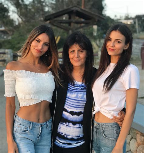 A Beautiful Family : r/victoriajustice