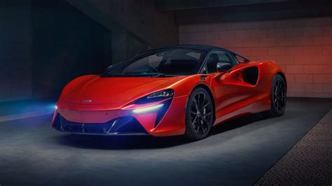 This is the new 671bhp McLaren Artura, and it's a hybrid | Top Gear