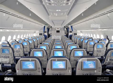 Interior del Boeing 787 Dreamliner Fotografía de stock - Alamy