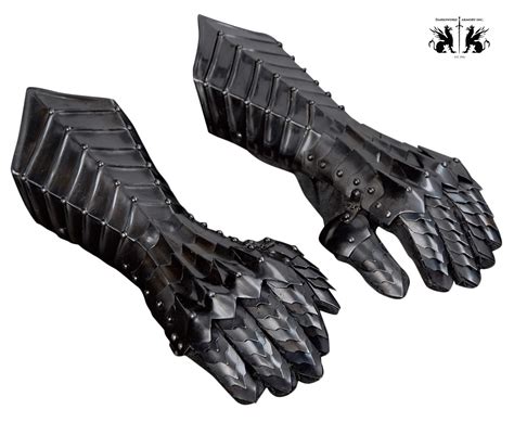 Nazgul Fantasy Gauntlets (#1705) - Darksword Armory