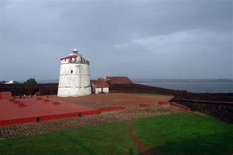 Travel Guide For 5 Most Popular Forts In Goa