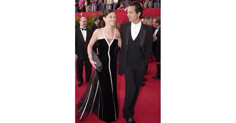 Julia Roberts, 2001 Oscars | Iconic Red Carpet Looks | POPSUGAR Fashion ...