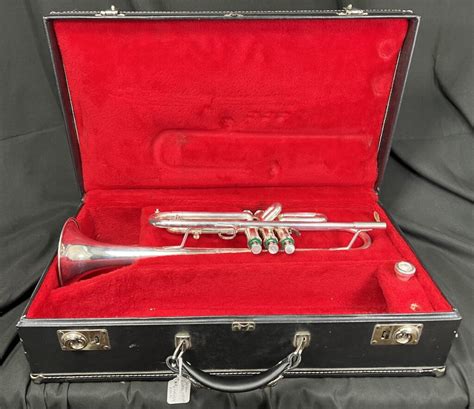 Getzen Capri Trumpet Model 590S Silver Plated - MusiCareXchange