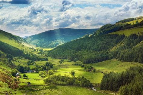 37,100+ Ireland Countryside Stock Photos, Pictures & Royalty-Free ...