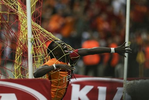 Galatasaray defeats Trabzonspor to stay top of the league | Daily Sabah