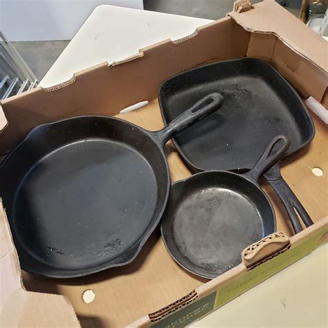 3 CAST IRON FRYING PANS - Big Valley Auction