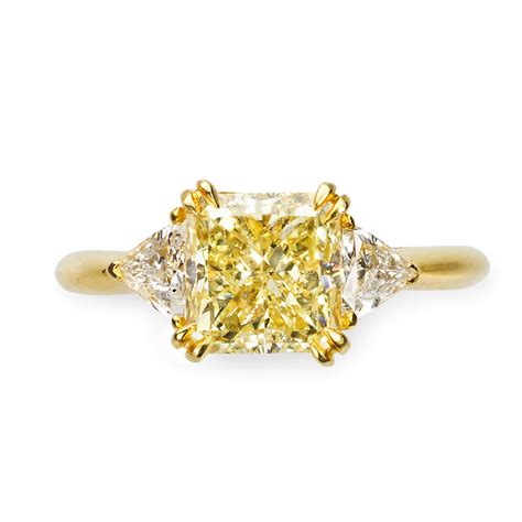 FANCY YELLOW DIAMOND RING – Jerry Blickman