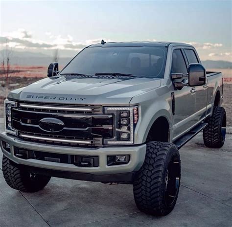 Lifted ford f250 super duty on 35s – Artofit