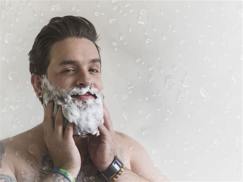 Itchy Beard: Causes And How To Treat It - Boldsky.com