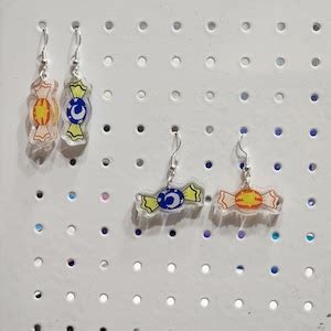 Sundrop & Moondrop Candy Earrings FNAF Security Breach, Sundrop ...