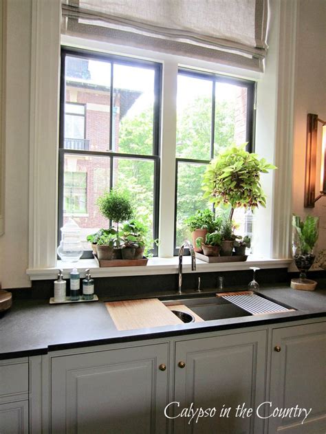 Easy Kitchen Window Sill Decorating Ideas for Every Season - Calypso in ...