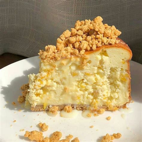 crumble cheesecake | Cafe food, Food cravings, Pretty food