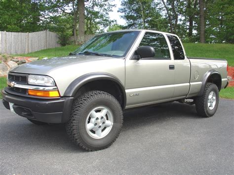 Chevrolet S10 Zr2 4x4 - reviews, prices, ratings with various photos