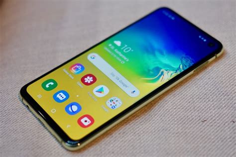 Samsung Galaxy S10 vs Samsung Galaxy S10e | Trusted Reviews