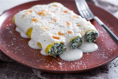 Easy Spinach And Ricotta Cannelloni Recipe With White Sauce Pasta ...