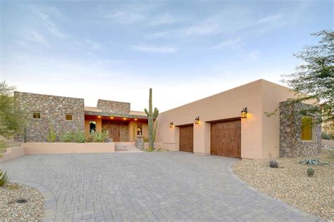 7 Southwestern Style Homes – Exterior and Interior Examples & Ideas ...