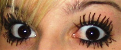 McCullough Memories: Worlds LONGEST eyelashes! Yes... They are REAL!