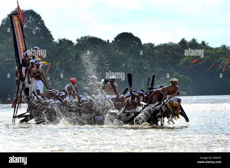 Aranmula Boat Race Stock Photo - Alamy