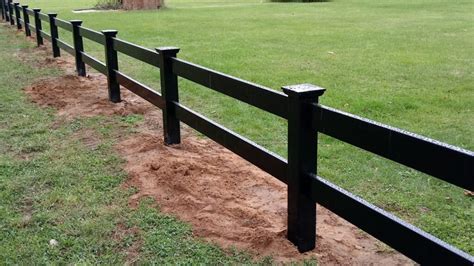 Professional vs DIY Vinyl Fence Installation: What’s Right For You?