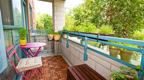 4 Cool Apartment Balcony Ideas