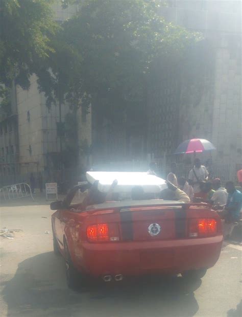 Car Without Its Usual Roof... Nothing We No Go See For Lagos ...