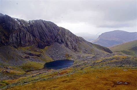 Hiking Mt Snowdon in Winter - The Aussie Flashpacker