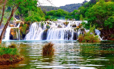 Explore waterfalls at Krka National Park | Fantastic 6hr. Split tour