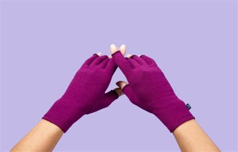 Comfort and Support: The Benefits of Compression Gloves for Arthritis ...