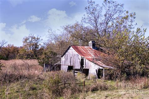 Abandoned Old Wood Barn Photograph by Sue Huffer - Pixels