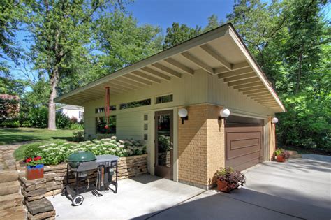 Modern Detached Garage - Midcentury - Garage - St Louis - by Mosby ...