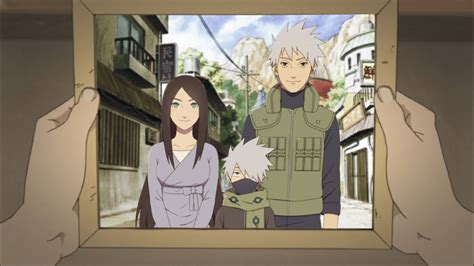 Kid Kakashi With His Family - Unknown Past Of Kakashi's Mother & Father ...