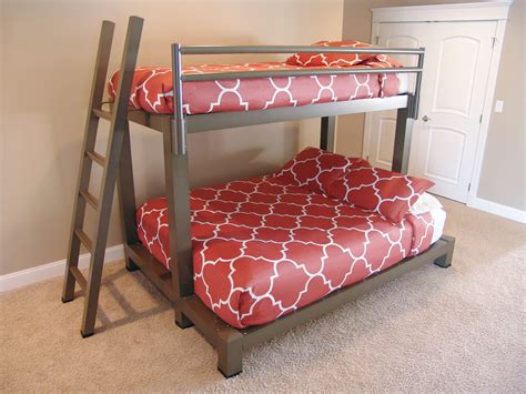 7 Cool Adult Bunk Bed Ideas for a Small Space - AdultBunkBeds.com