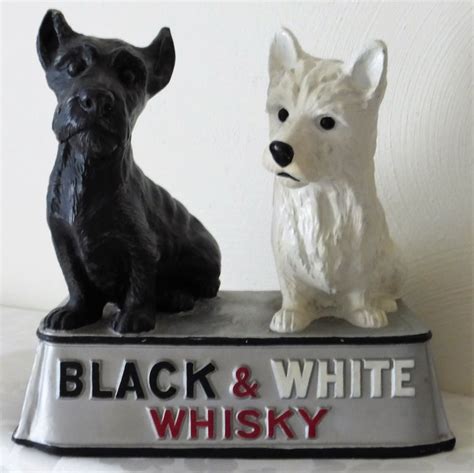 Buchanan's - Black & White Scotch Whisky - Dogs advertising - Catawiki