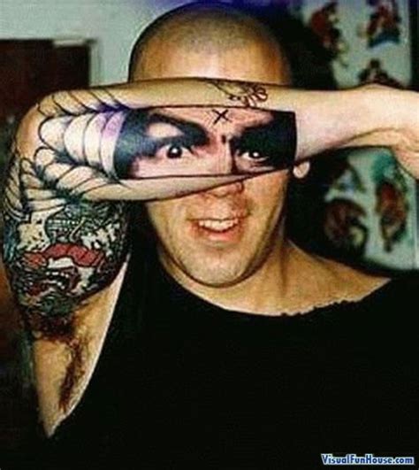 Tattoo Optical Illusions | VisualFunHouse