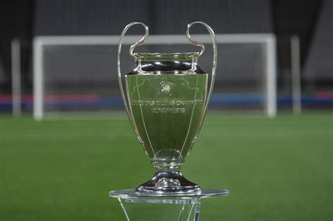 Fans to get personal with UEFA Champions League trophy in Istanbul ...