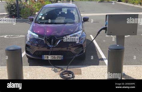 Electricrenault Stock Videos & Footage - HD and 4K Video Clips - Alamy