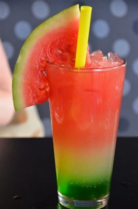 17 Fruity Alcoholic Drink Recipes to Try ... | Comida bebida, Receta de ...