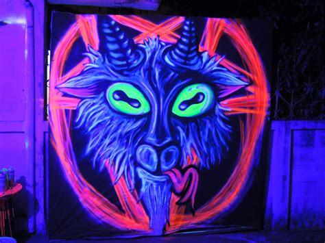 Sigil of Baphomet X Uterus - Black light graffiti art by Vinni Kiniki