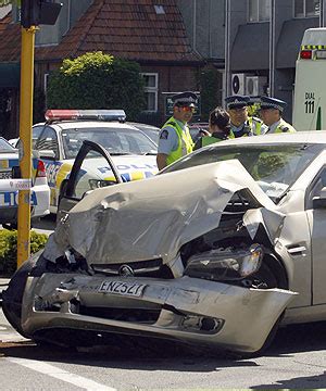 Police chase ends in crash | Stuff.co.nz