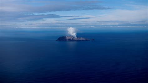 After Eruption in New Zealand, 5 Dead, 8 Missing and ‘No Signs of Life ...