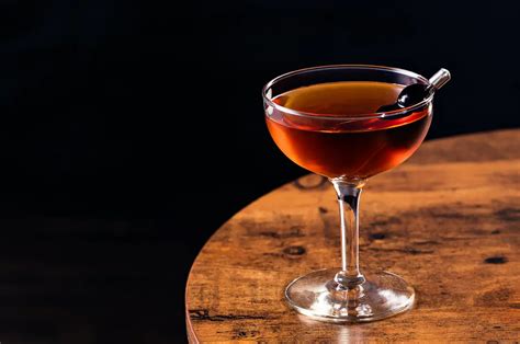 8 Variations On The Manhattan Cocktail And Its History — THE SHAKEN ...