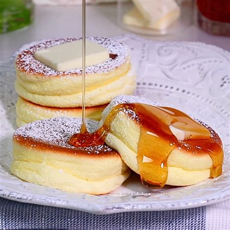 Fluffy Souffle Pancakes Recipe (It tastes like no other!)