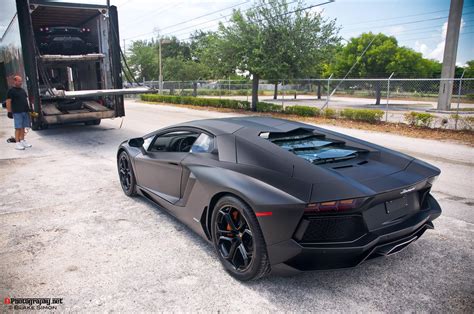 Matte black Lamborghini Aventador [3002x1994] : r/carporn