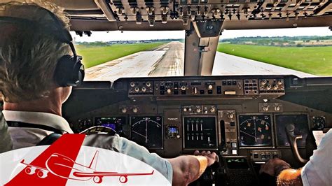 Boeing 747 Cockpit View - The Five Coolest Buttons In A 747 Cockpit ...