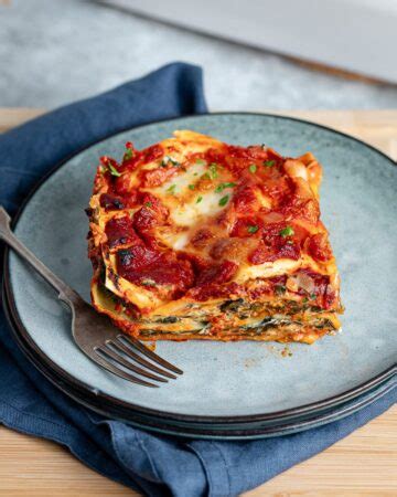 Easy Spinach and Ricotta Lasagne Recipe - The Last Food Blog