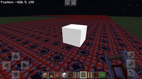 What’s this random white block? : r/Minecraft